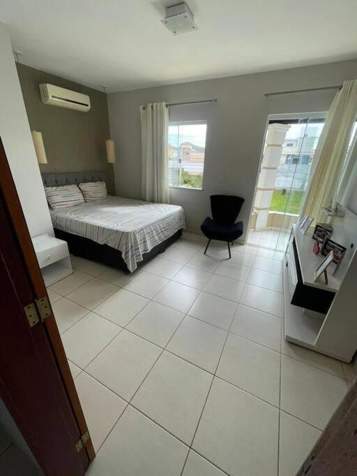 Casa Com Piscina, Churrasqueira E Ar Condicionado Em Condominio Кабо Фрио Екстериор снимка